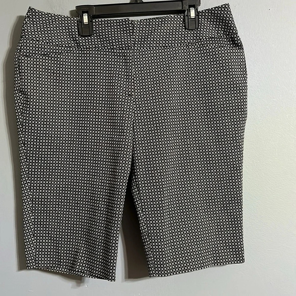 Worthington modern fit short size 8 - Picture 1 of 7
